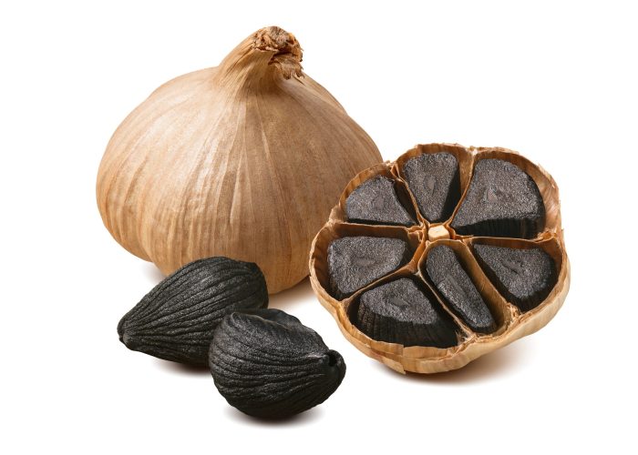 Black,Garlic,Bulbs,And,Cloves,Isolated,On,White,Background.,Package